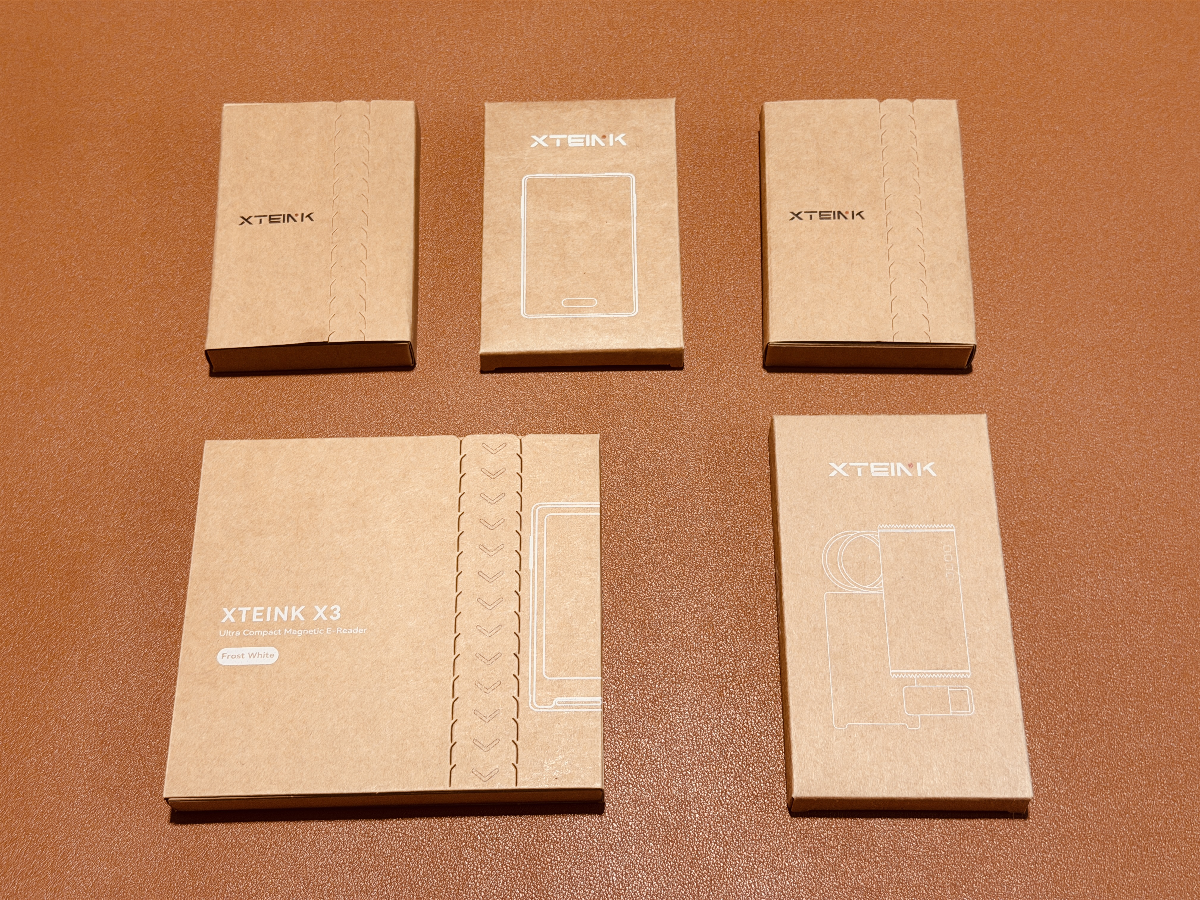 閱星曈 XTEINK X3 開箱實拍 IMG_5606:完整包裝盒與配件外盒