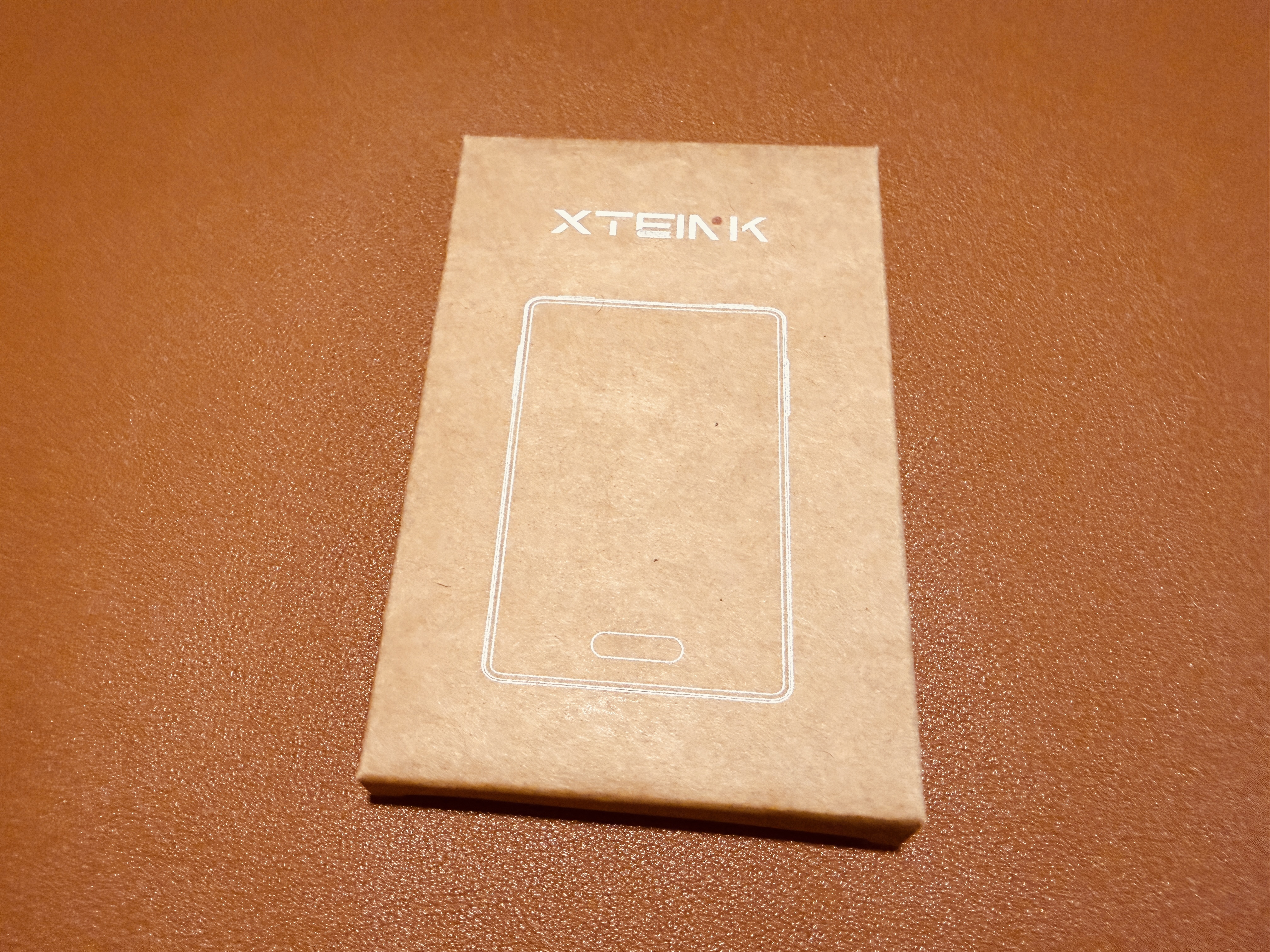 閱星曈 XTEINK X3 開箱實拍 IMG_5644:TPU 保護套外盒