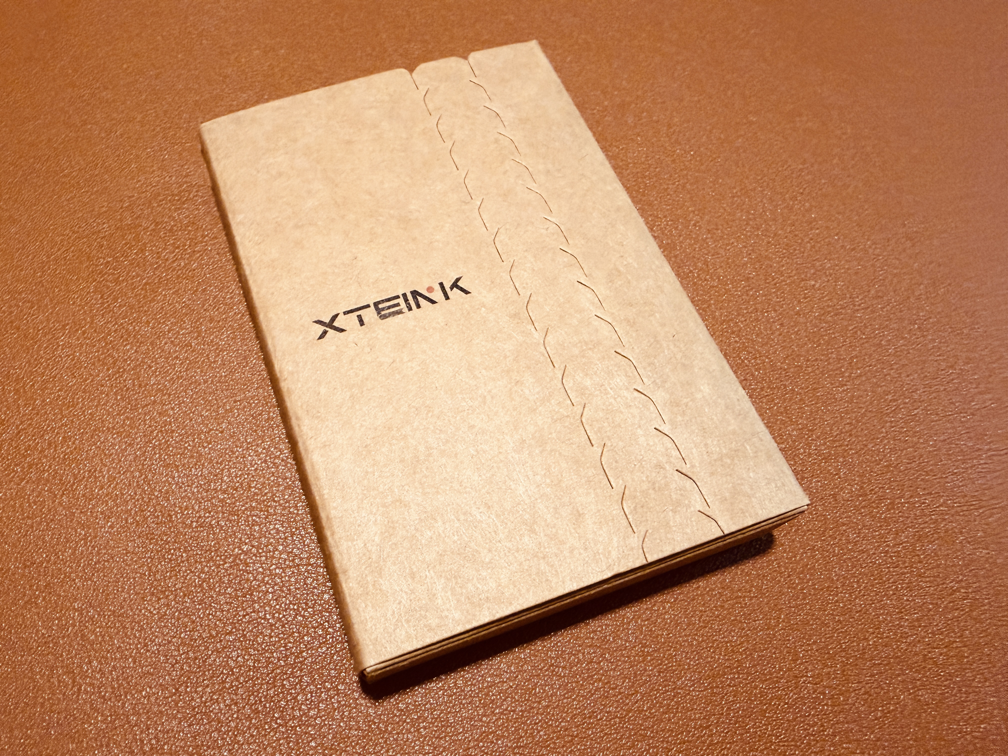閱星曈 XTEINK X3 開箱實拍 IMG_5651:磁吸保護殼外盒