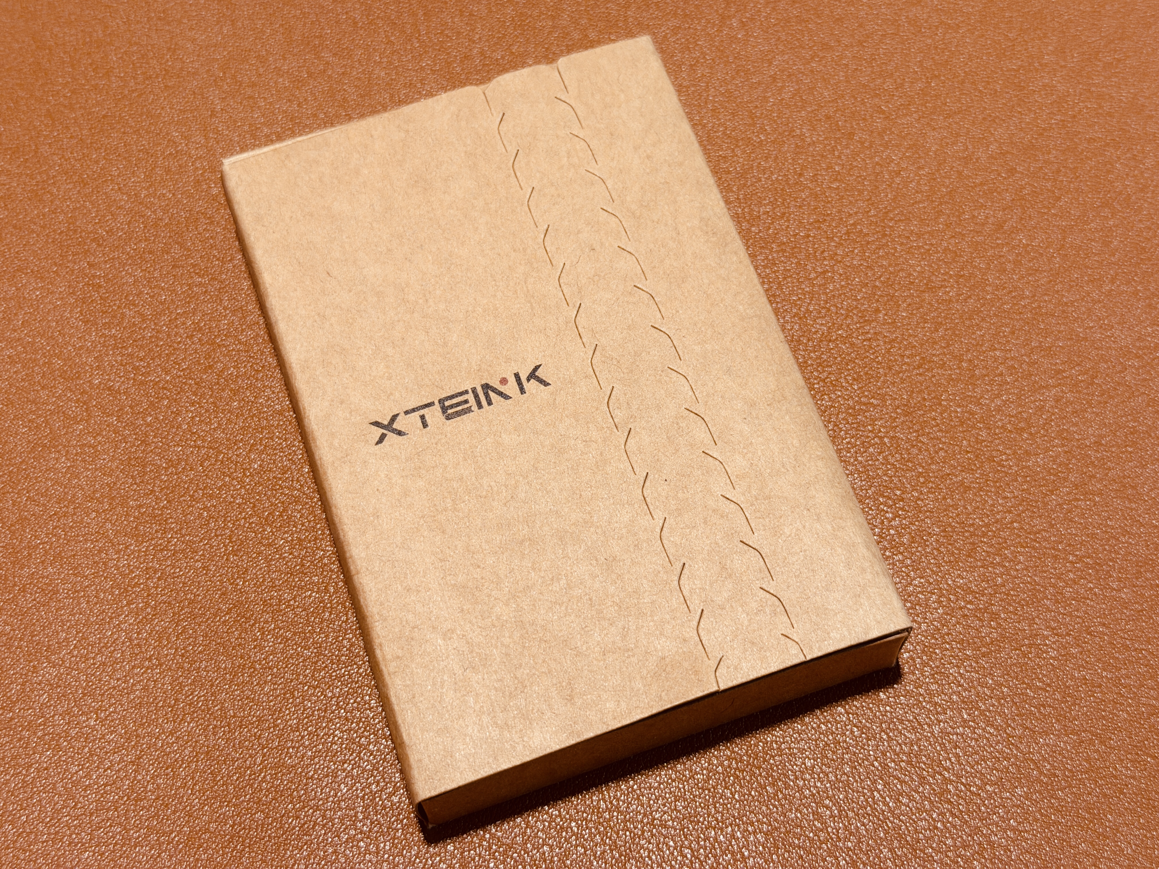 閱星曈 XTEINK X3 開箱實拍 IMG_5664:玻璃保護貼外盒正面