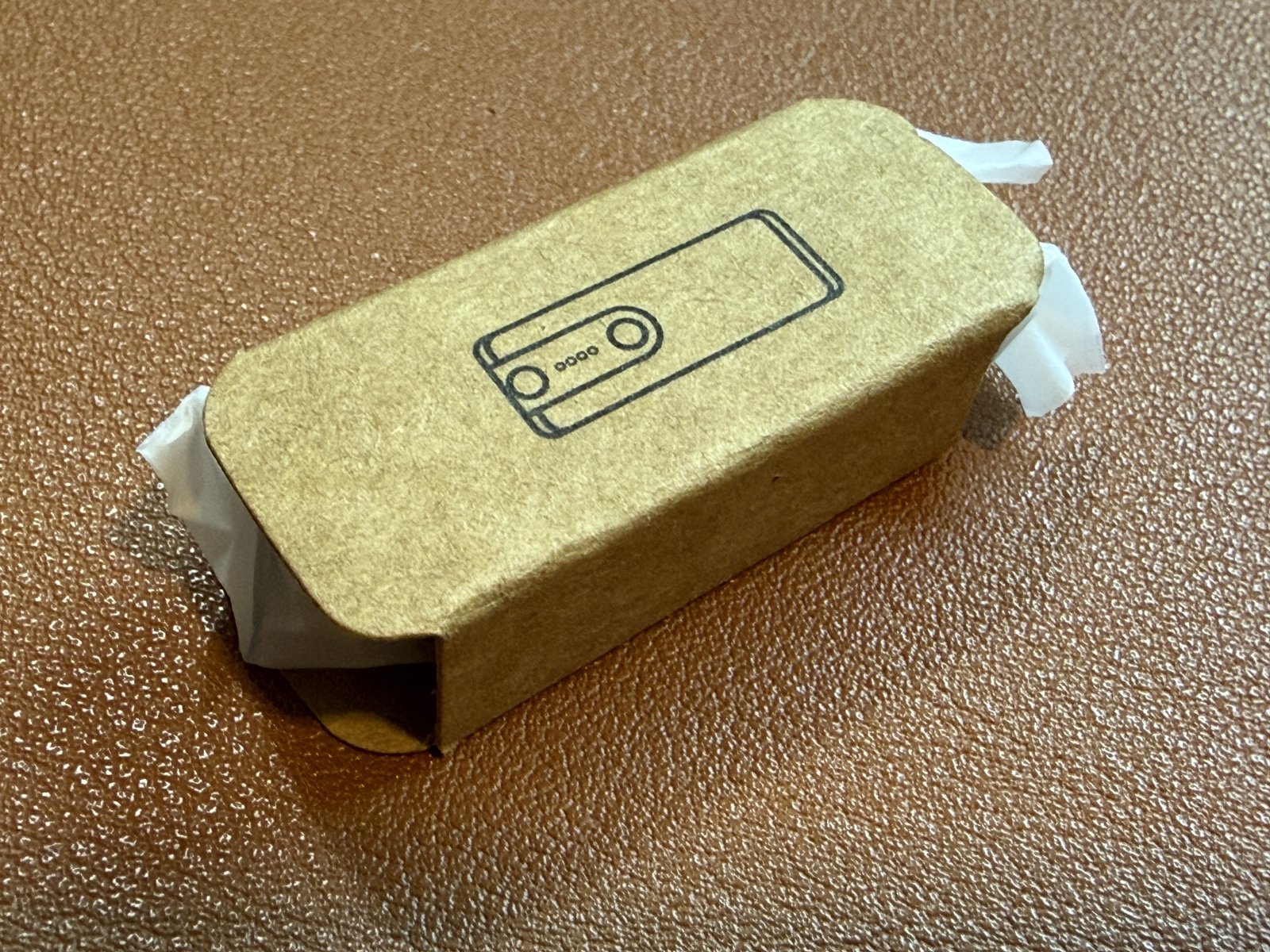 牛皮紙內袋印有充電座示意圖