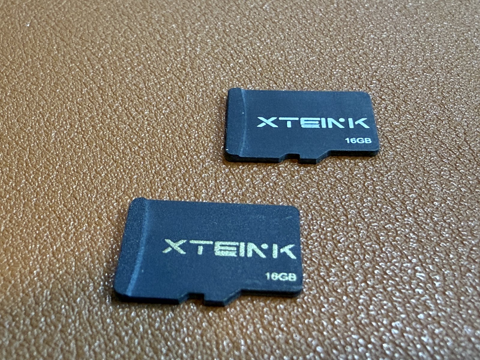 隨機附贈的 XTEINK 16GB microSD 記憶卡